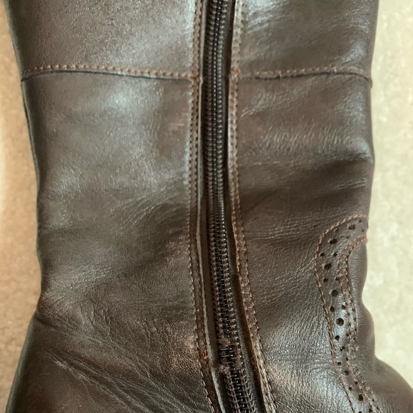 Heeled Tall Leather Boots - Picture 4 of 7